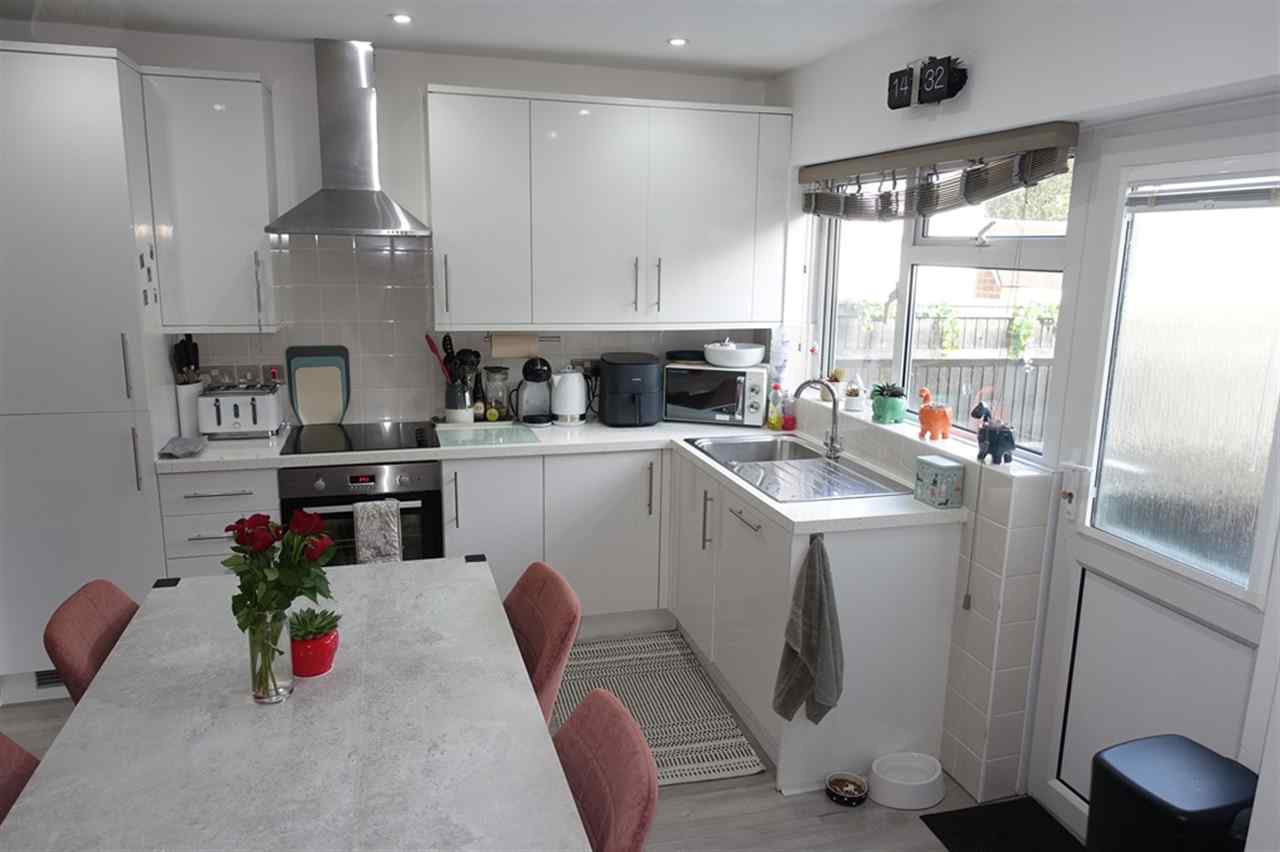 resized-2349823-Kitchen Diner C.JPG